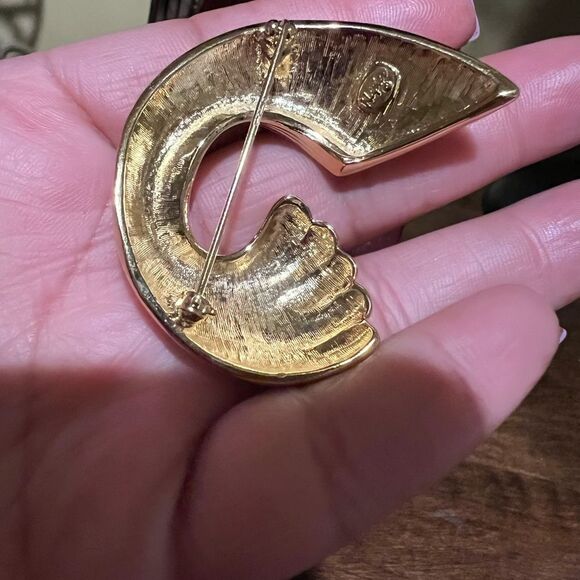 Vintage NAPIER Signed Polished Ribbed Gold Tone Brooch Pin - Picture 2 of 3